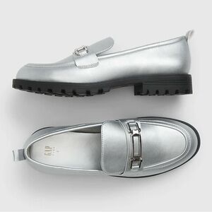 GAP Kids Metallic Silver Loafers 3 NWT
